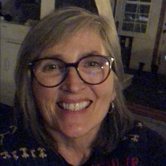 Meet your Posher, Debra - Picture 1 of 1